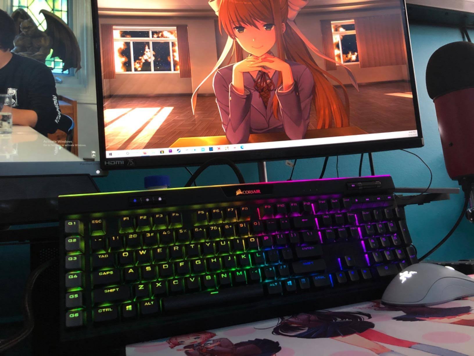 Corsair K95 RGB Platinum XT Mechanical Gaming Keyboard Cherry MX Blue