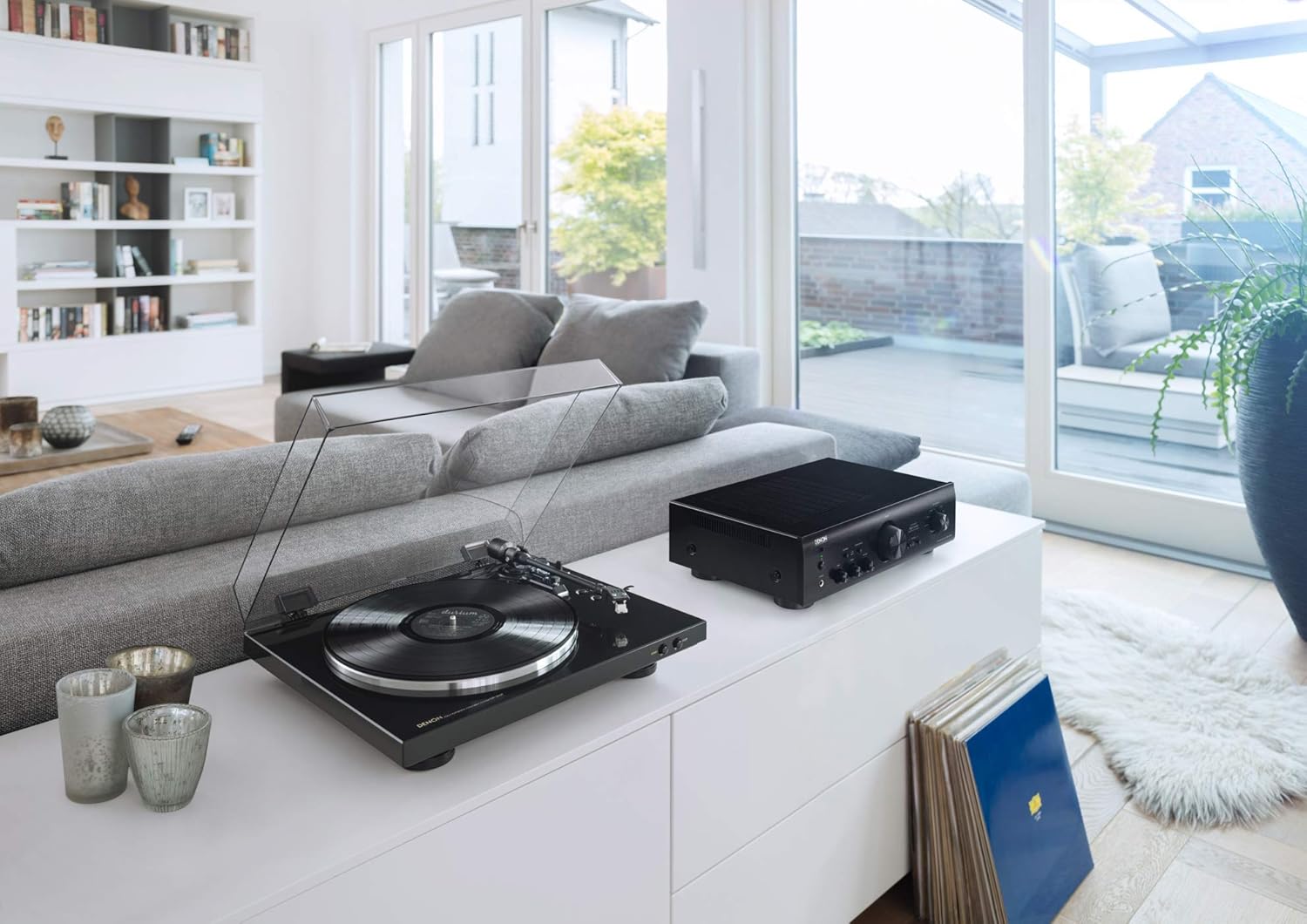 Denon DP-300F Fully Automatic Analog Turntable with Built-in Phono Equalizer | Unique Tonearm Design | Hologram Vibration Analysis | Slim Design
