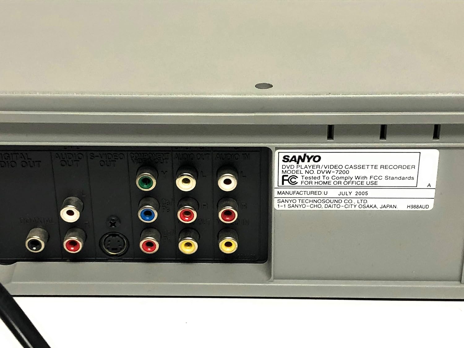 Sanyo DVD/VCR Combo, DVW-7200 (Renewed)