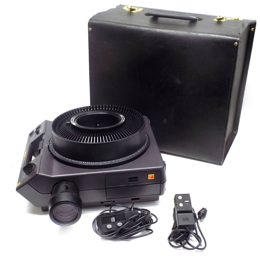Kodak Carousel 4400 Projector w/ Remote Focus and 80-Slide Tray - Working VG