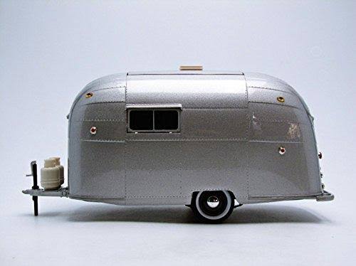 Aluminum Camper Trailer 1/18 by Motorcity Classics 88101