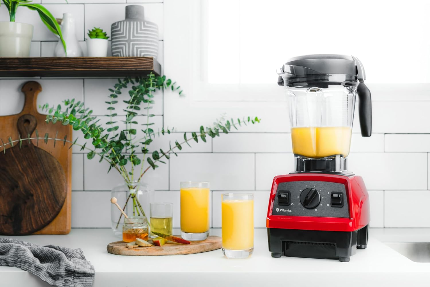 Vitamix Explorian Blender, Professional-Grade, 64 oz. Low-Profile Container, Red (Renewed Premium)