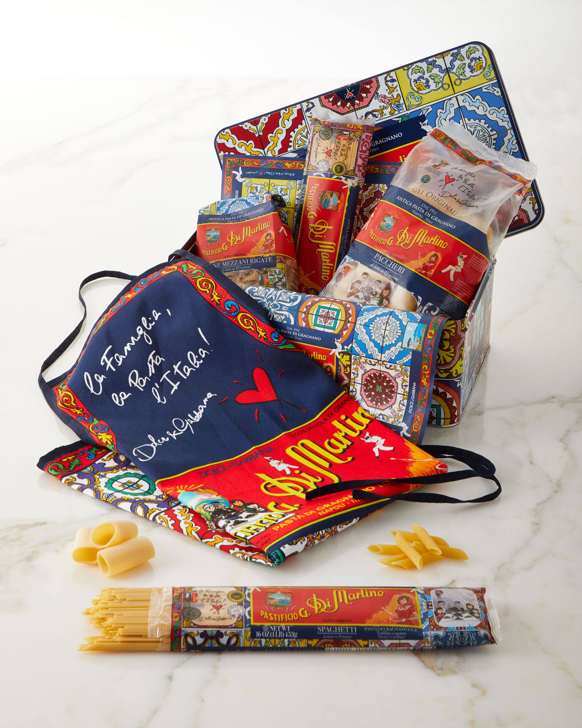 di Martino Dolce u0026 Gabbana Pasta u0026 Apron Tin Box Set, 5.1 lb/2.3 kg
