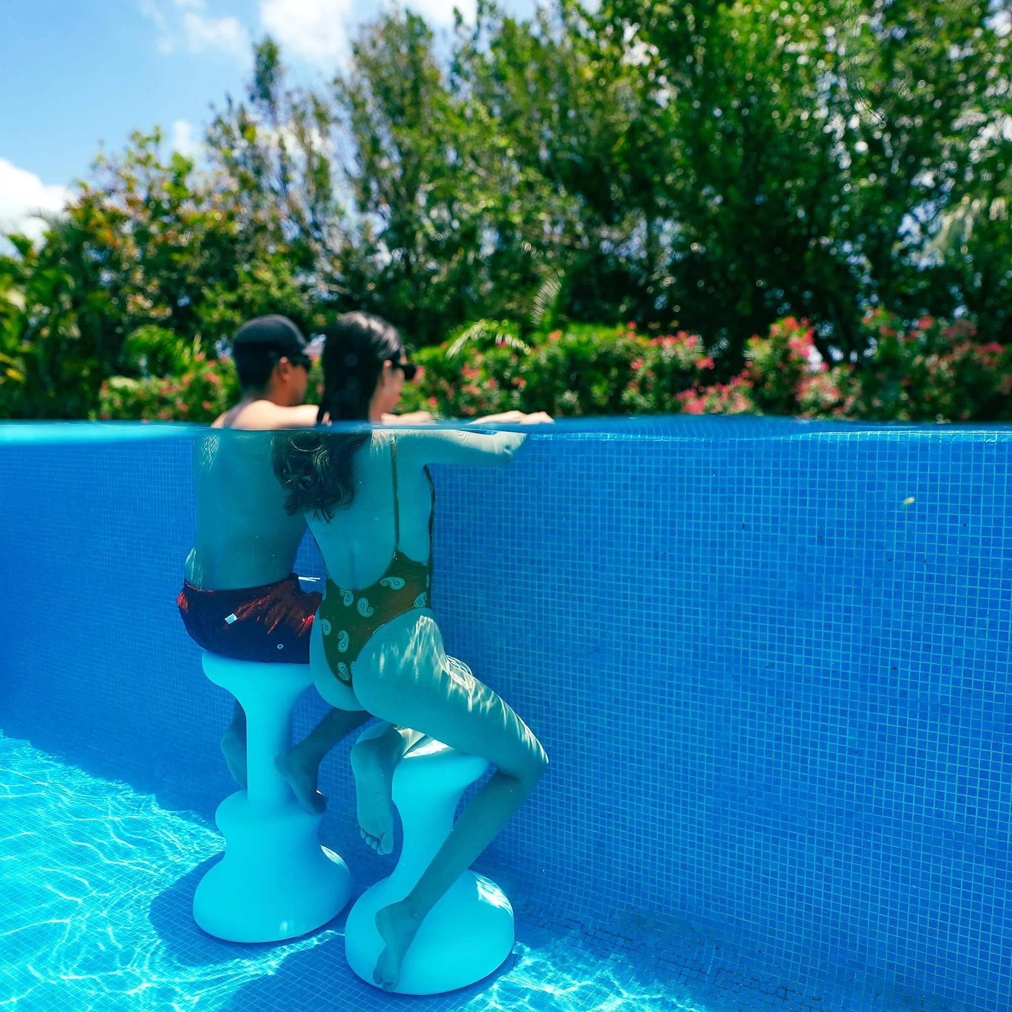 Dunn-Rite Products  Submersible Underwater Pool Stool for Inside Pool, Swim Up Bar Stool with Foot Rest, 30 Inch White