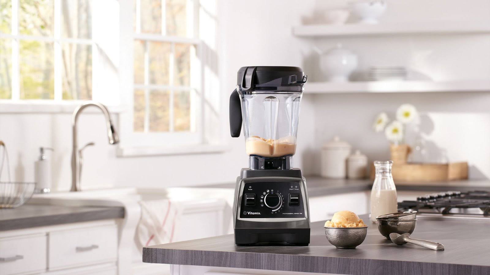 Vitamix Professional Series 750 - Brushed Stainless Metal Finish