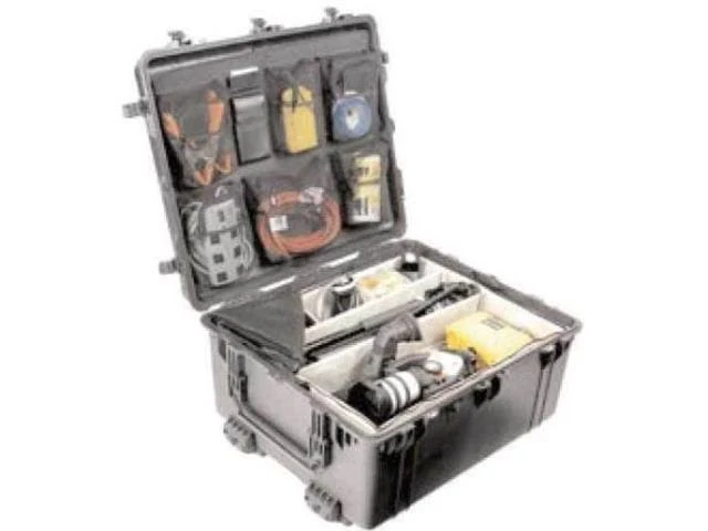 Pelican 1690 Transport Case (No Foam)