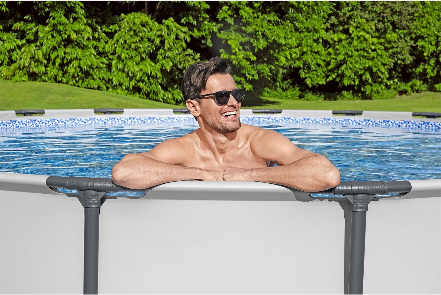 Bestway Steel Pro MAX 18 Foot x 48 Inch Round Metal Frame Above Ground Outdoor Swimming Pool Set with 1,000 Filter Pump, Ladder, and Cover