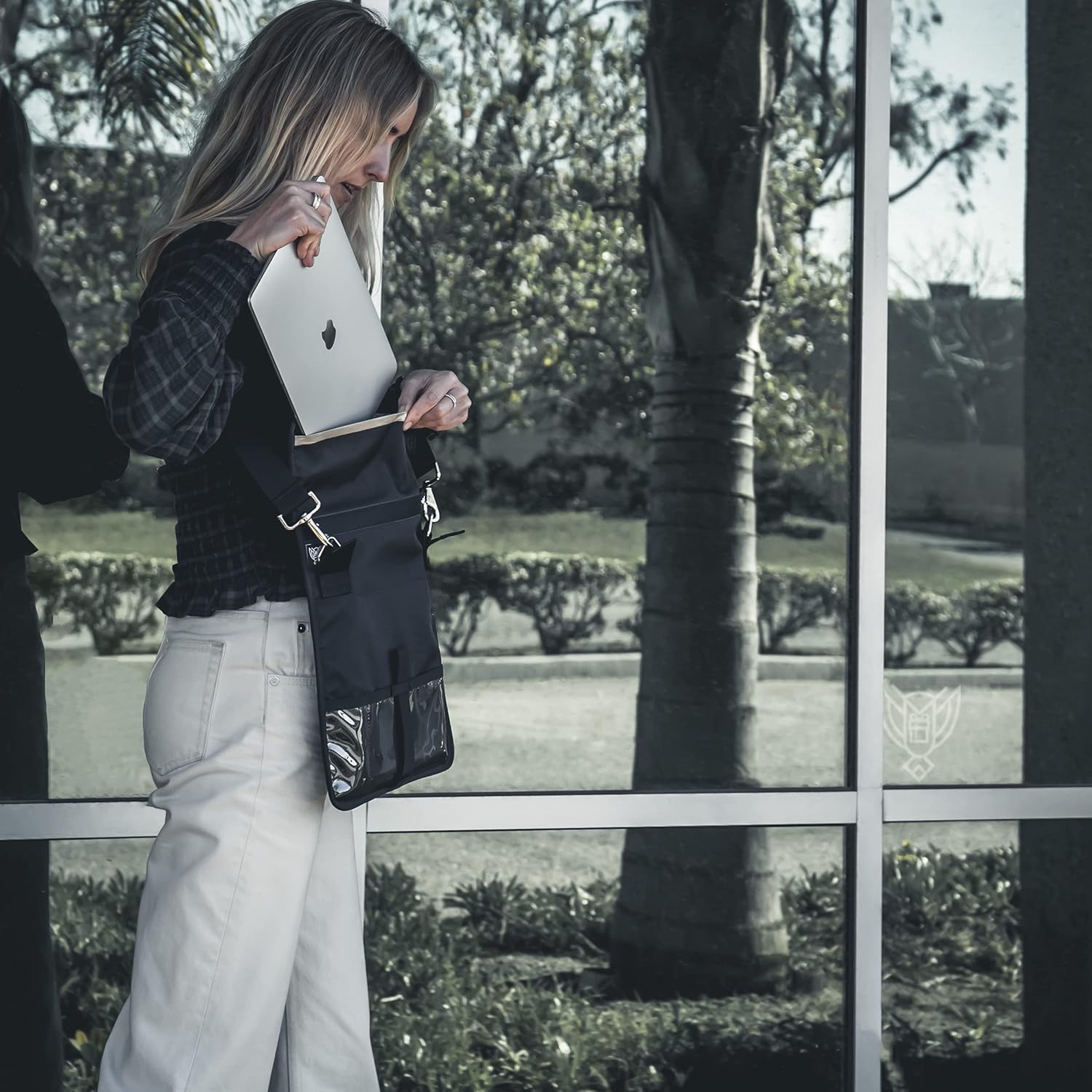 Xtreme Sight Line ~ Xecutive Faraday Bag for Phones and Other Small Electronics ~ Data Security for Executive Travel ~ Shoulder Strap Included ~ Tracking/Hacking Defense