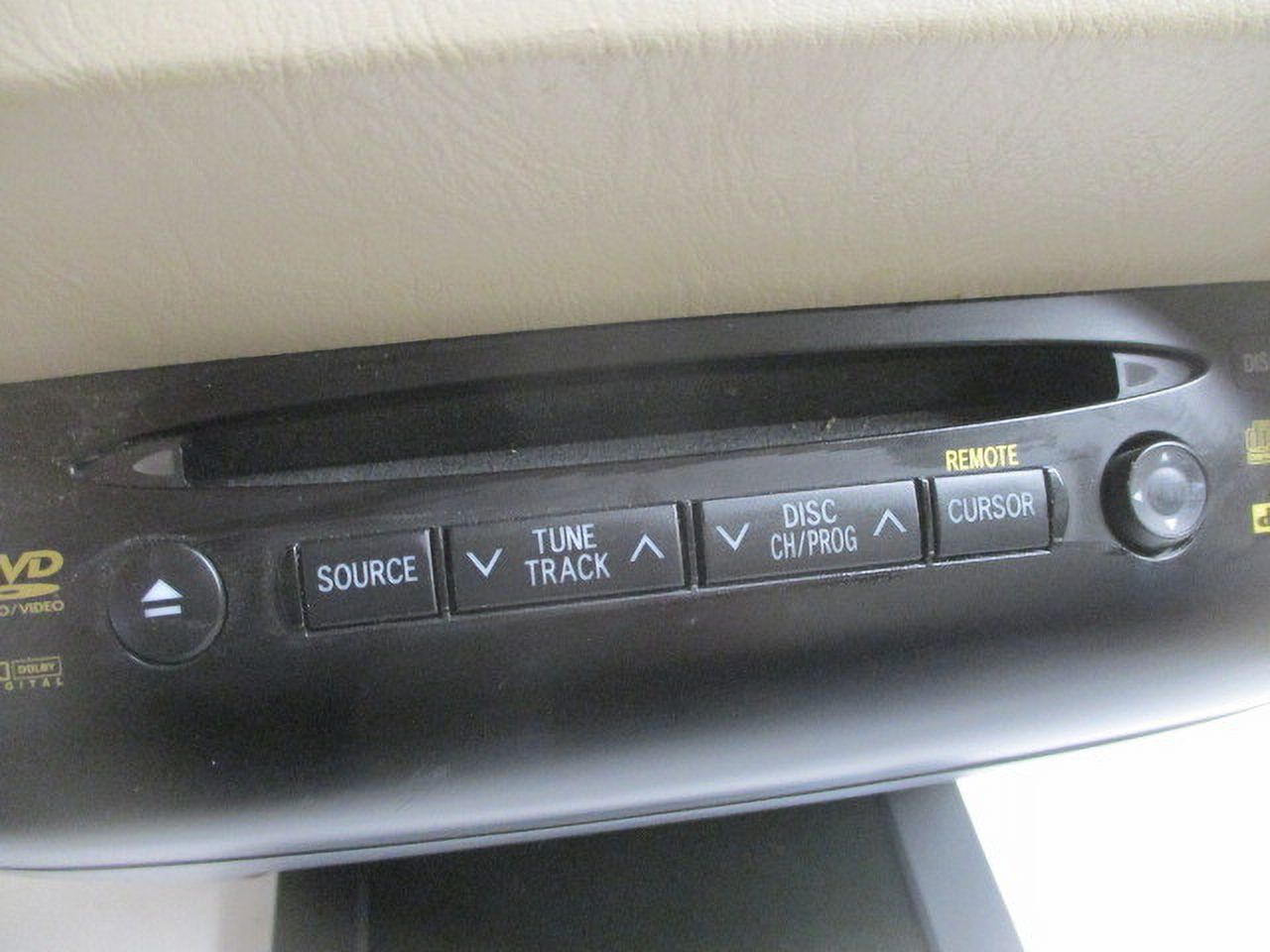 Pre-Owned Toyota Sienna Rear Roof Entertainment DVD Player & Screen OEM LKQ (Good)