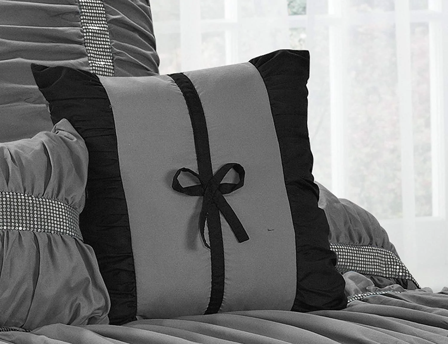 HIG Classic and original 250 Thread Count 7 Piece Comforter Sets Queen with Comforter and Standard shams and Bed Skirt and Square Pillow and Fashin Pillow