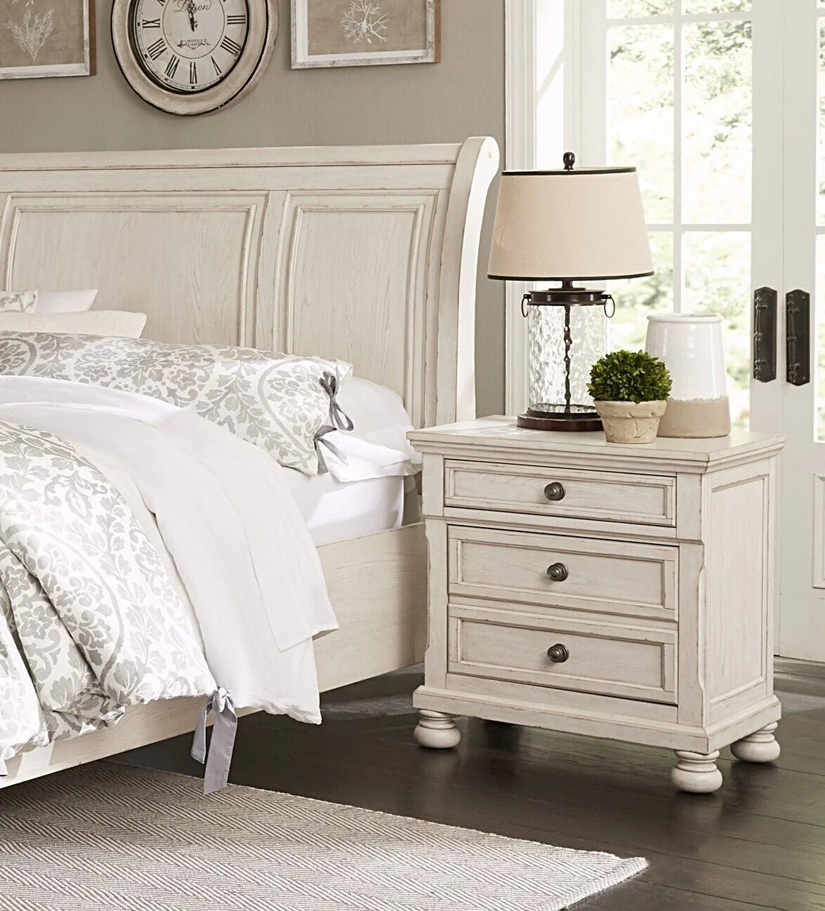 Classic Master Bedroom 6pc Set Queen Size Platform Storage Bed Nightstands Dresser Mirror Traditional Design White Finish