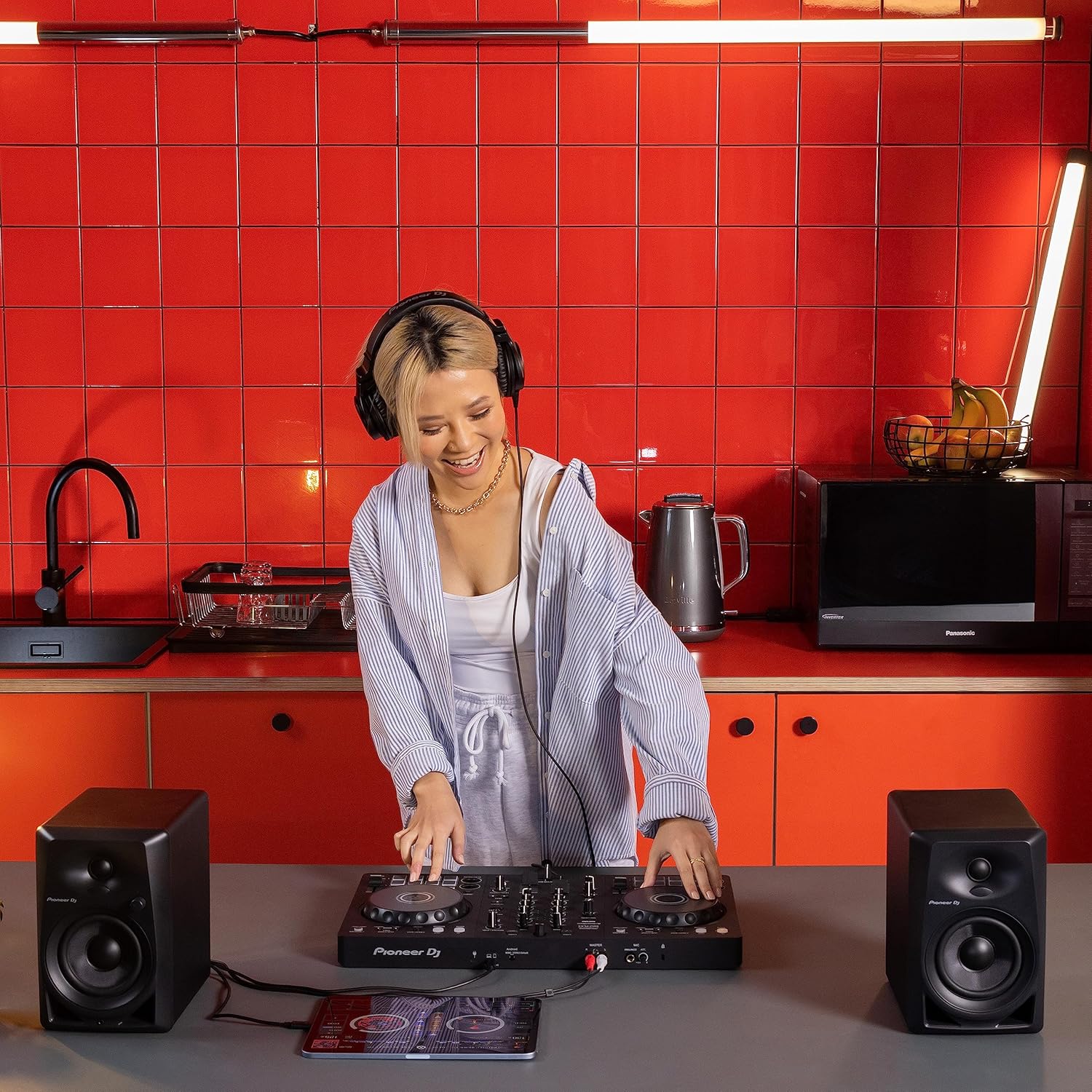 Pioneer DJ DDJ-FLX4 2-deck rekordbox and Serato DJ Controller