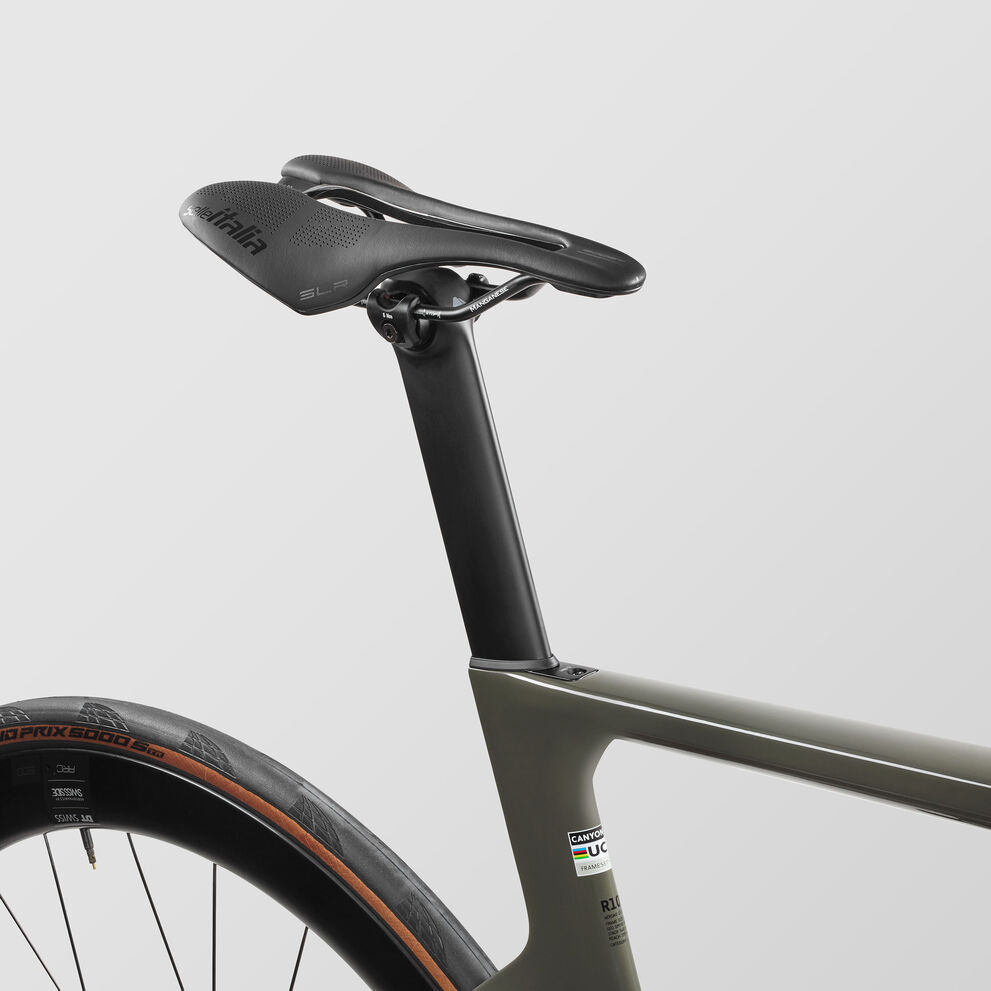 Aeroad CF SLX 7 AXS