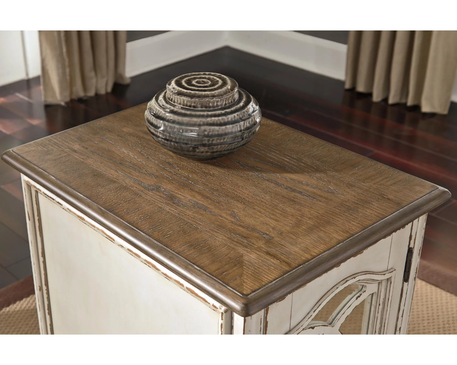 Signature Design by Ashley Casual Realyn Chairside End Table  White/Brown