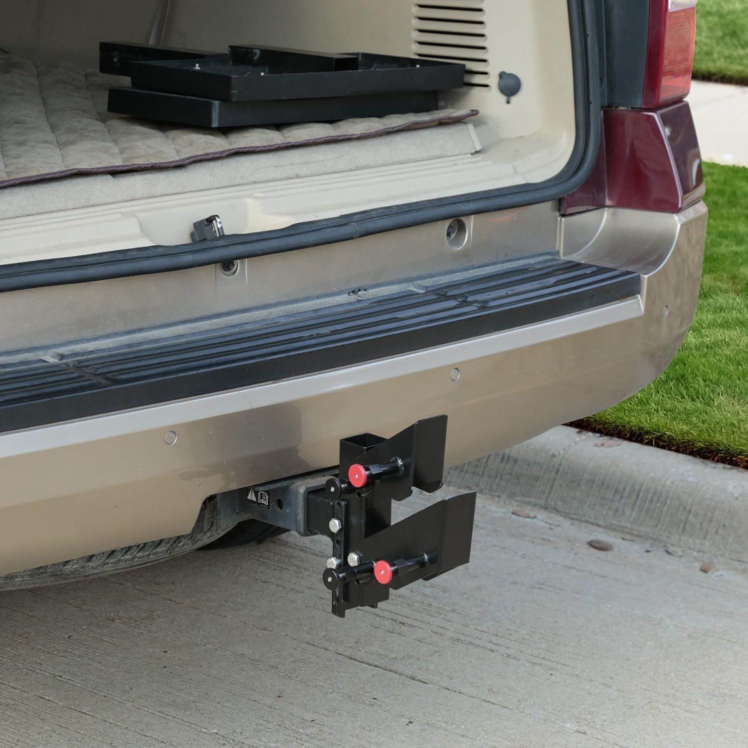 PetSafe Happy Ride Dog Hitch Step - Easy to Install on Any 2 Inch Vehicle Hitch - High-Traction Steps - Folds Down for Travel - Supports Pets up to 200 lb - Great for SUVs and Trucks