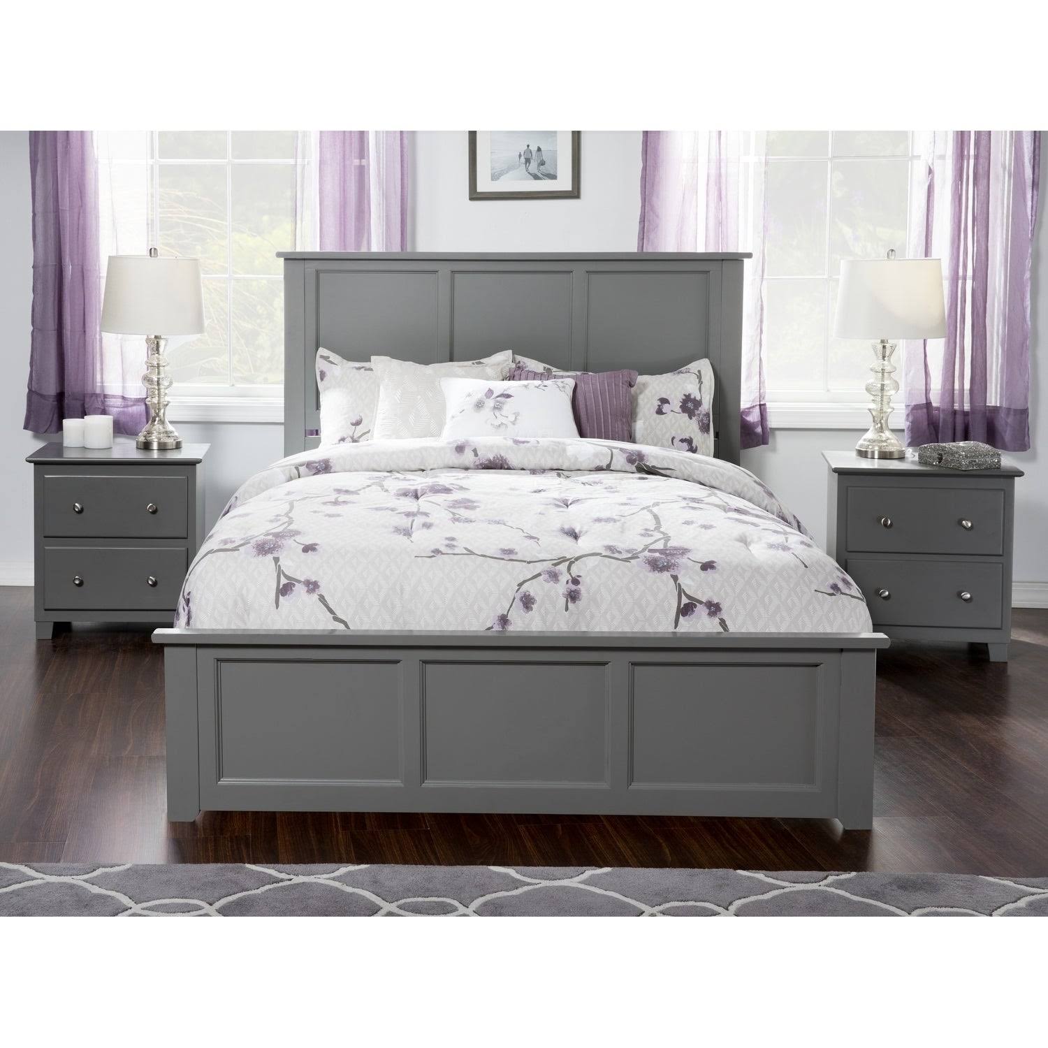 Atlantic Furniture Madison Queen Traditional Bed with Matching Foot Board in Grey