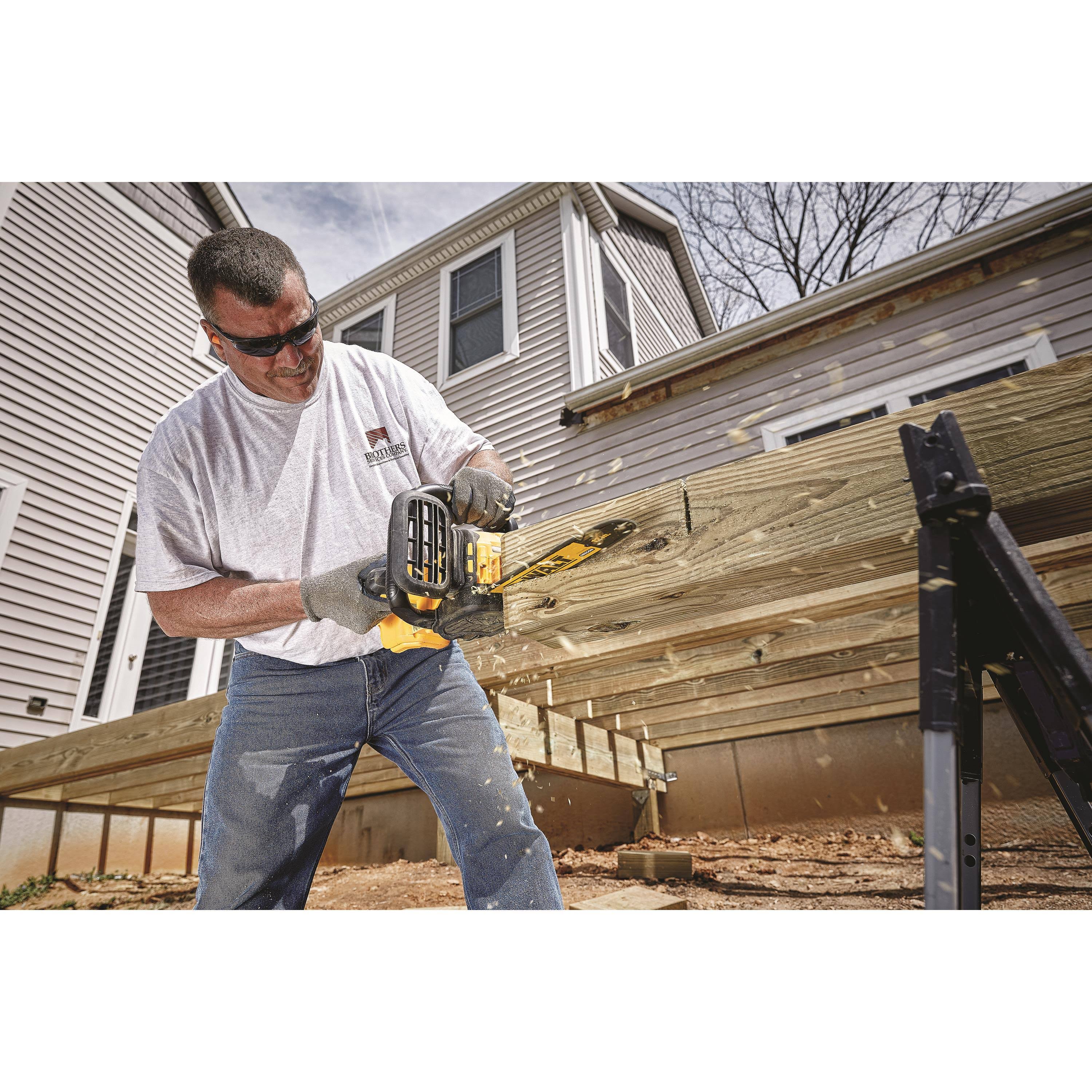 DeWalt 20V Max Compact Cordless 12x22 Chainsaw Kit DCCS620P1