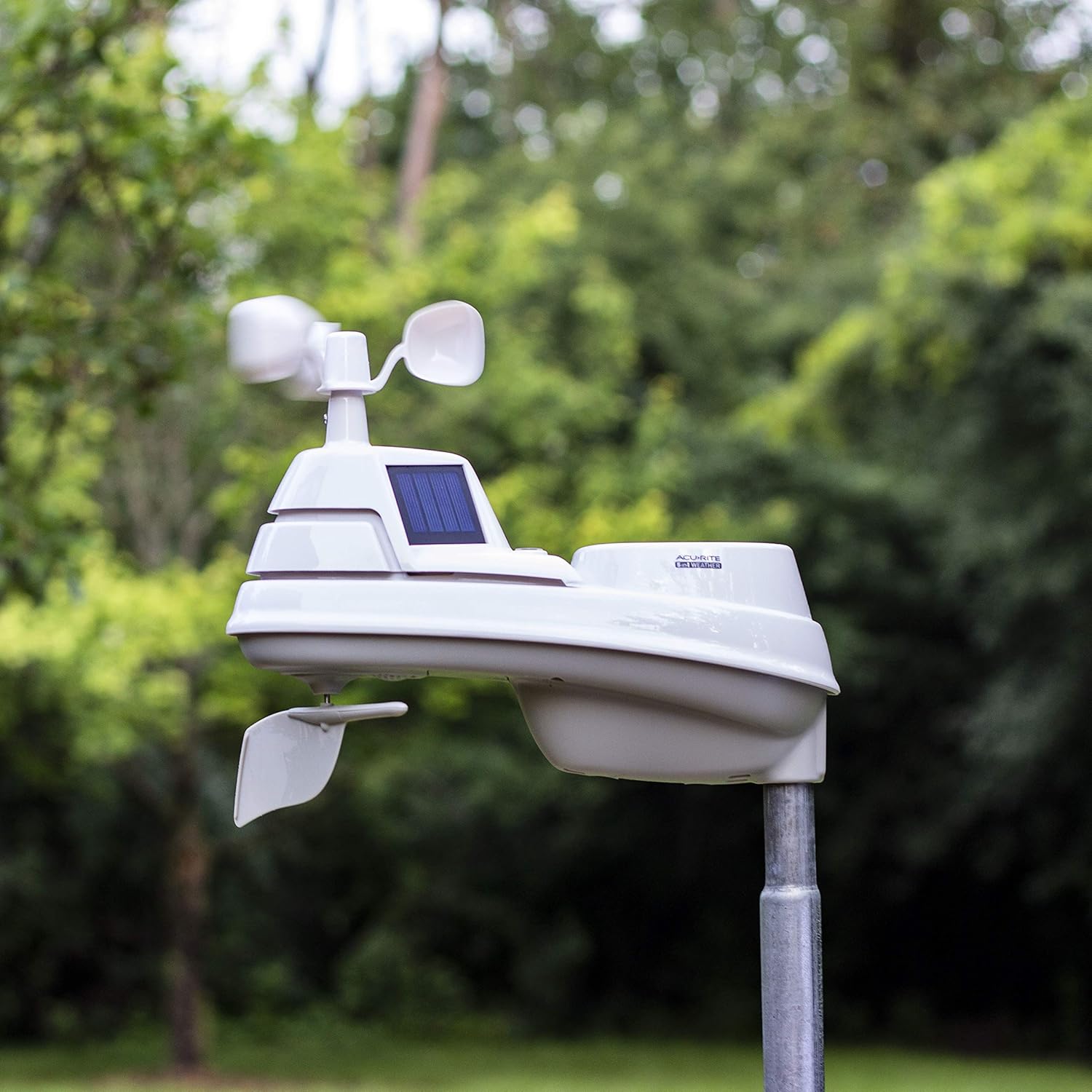 AcuRite Iris (5-in-1) Weather Station for Indoor/Outdoor Temperature and Humidity, Wind Speed/Direction, and Rainfall with High-Definition Display, Lightning Detection, and Built-In Barometer (01024M)