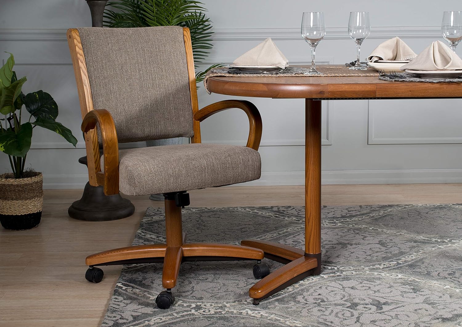 Casual Dining Cushion Swivel and Tilt Rolling Caster Chair