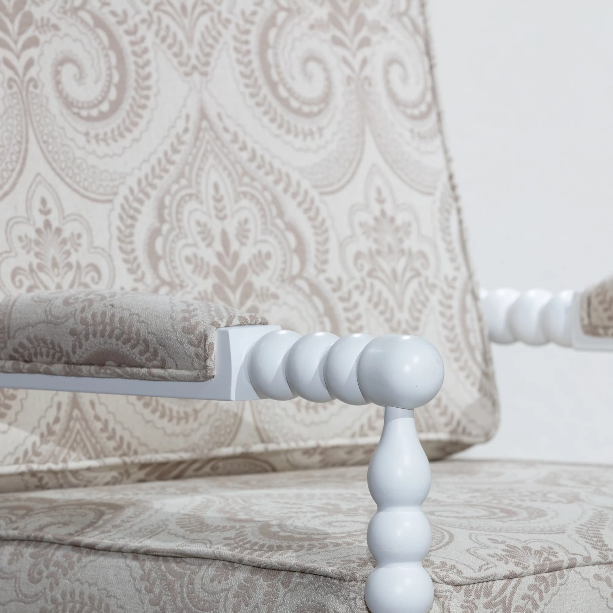 DTY Indoor Living Silverthorne Spindle Chair White/Taupe Paisley