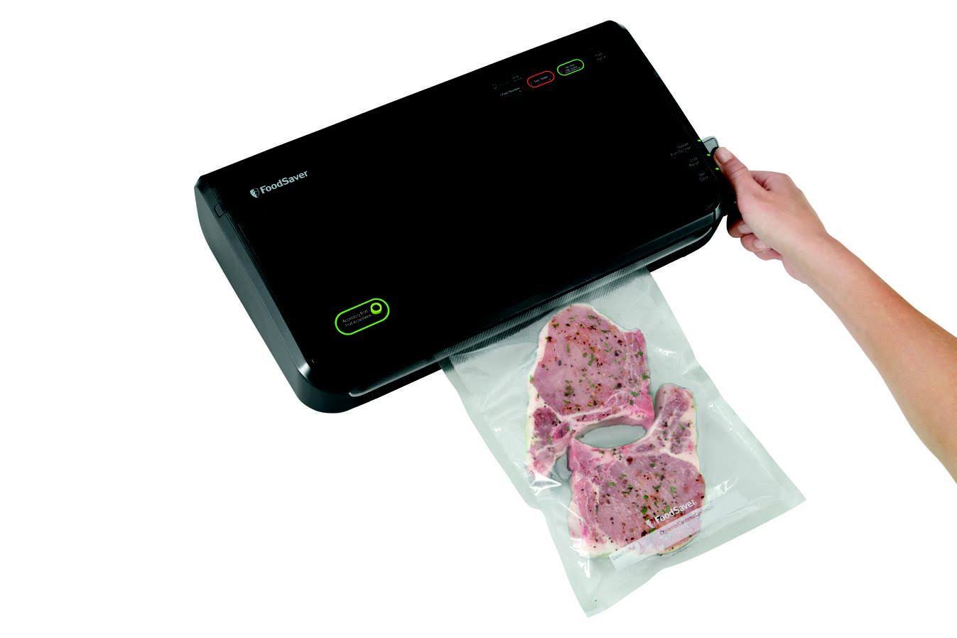 Foodsaver Deluxe System with Handheld Vacuum Sealer