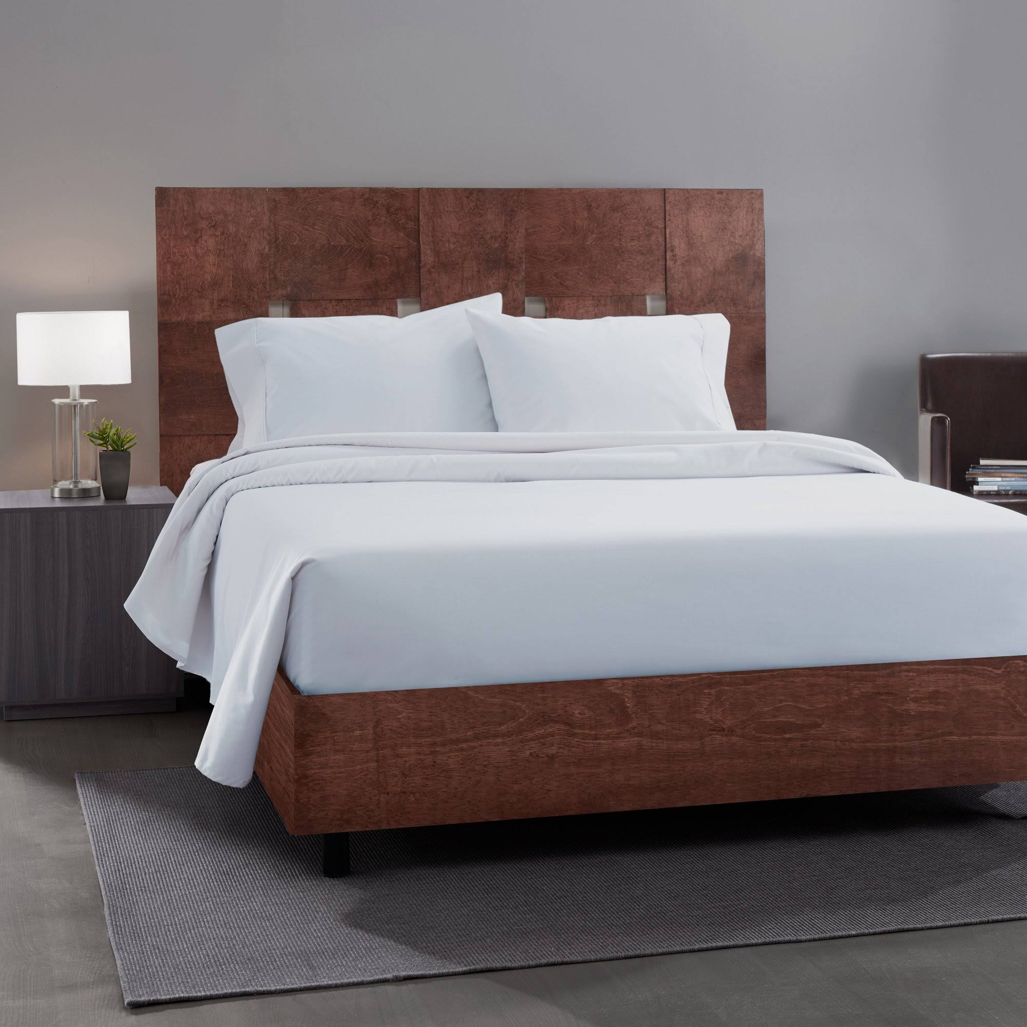 Sleepletics Celliant Performance Bedding Celliant Performance Sheet Set // Chalk (California King)