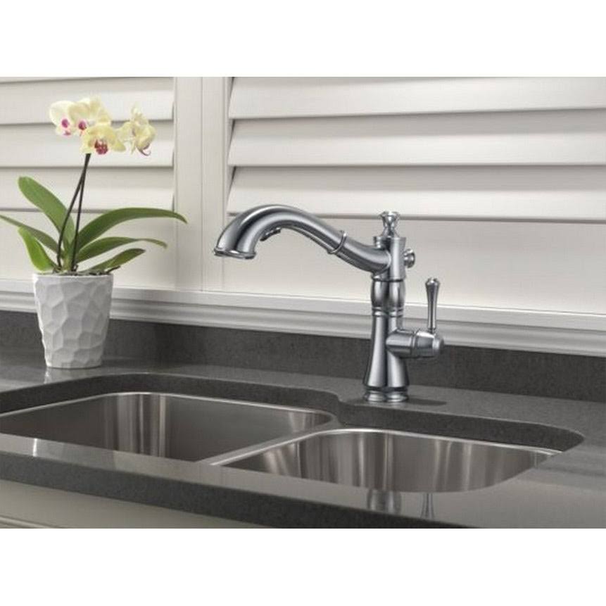 Delta 4197-DST Cassidy Chrome Single Handle Pull-Out Kitchen Faucet