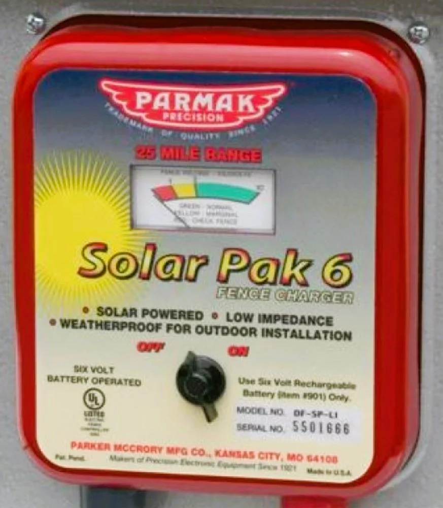 Parmak DF-SP-LI Deluxe Field Solar-Pak 6 Electric Fence Charger, Solar/6 Volt Battery, 25 miles, Built-In Performance Meter, Weatherproof, Portable