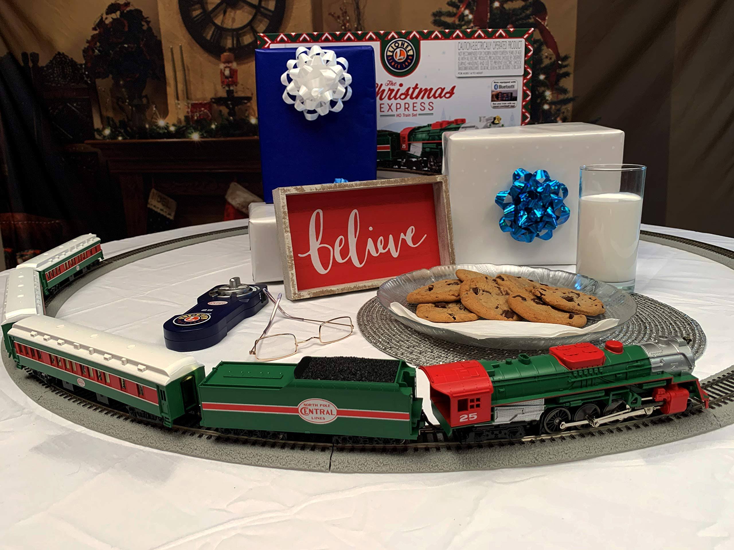Lionel 871811020 The Christmas Express HO Train Set