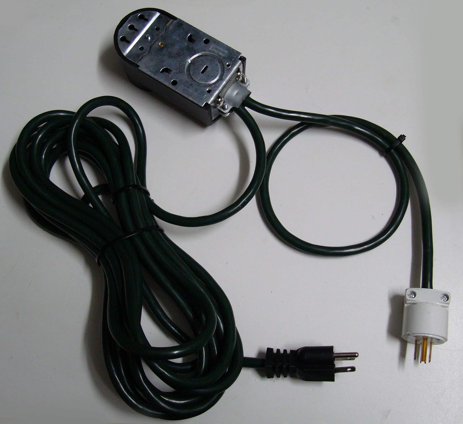 110/125V to 220/250V AC Power Adapter, Electric Converter, 6-20R Female Receptacle To 5-15P 3-Prong Male Plug. NEMA FX1189