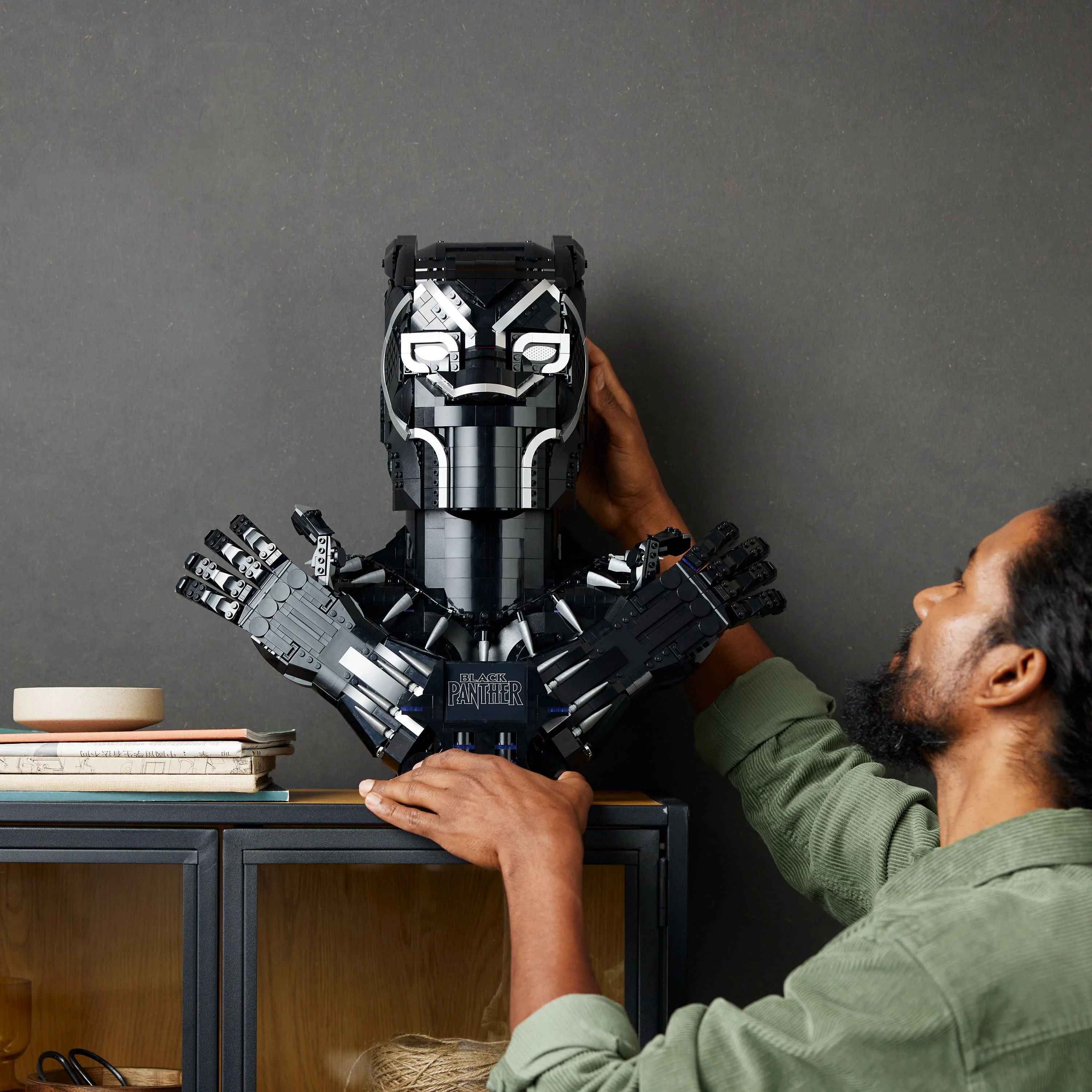 LEGO Marvel Black Panther, King T'Challa Model Building Kit 76215 Wakanda Forever Memorabilia