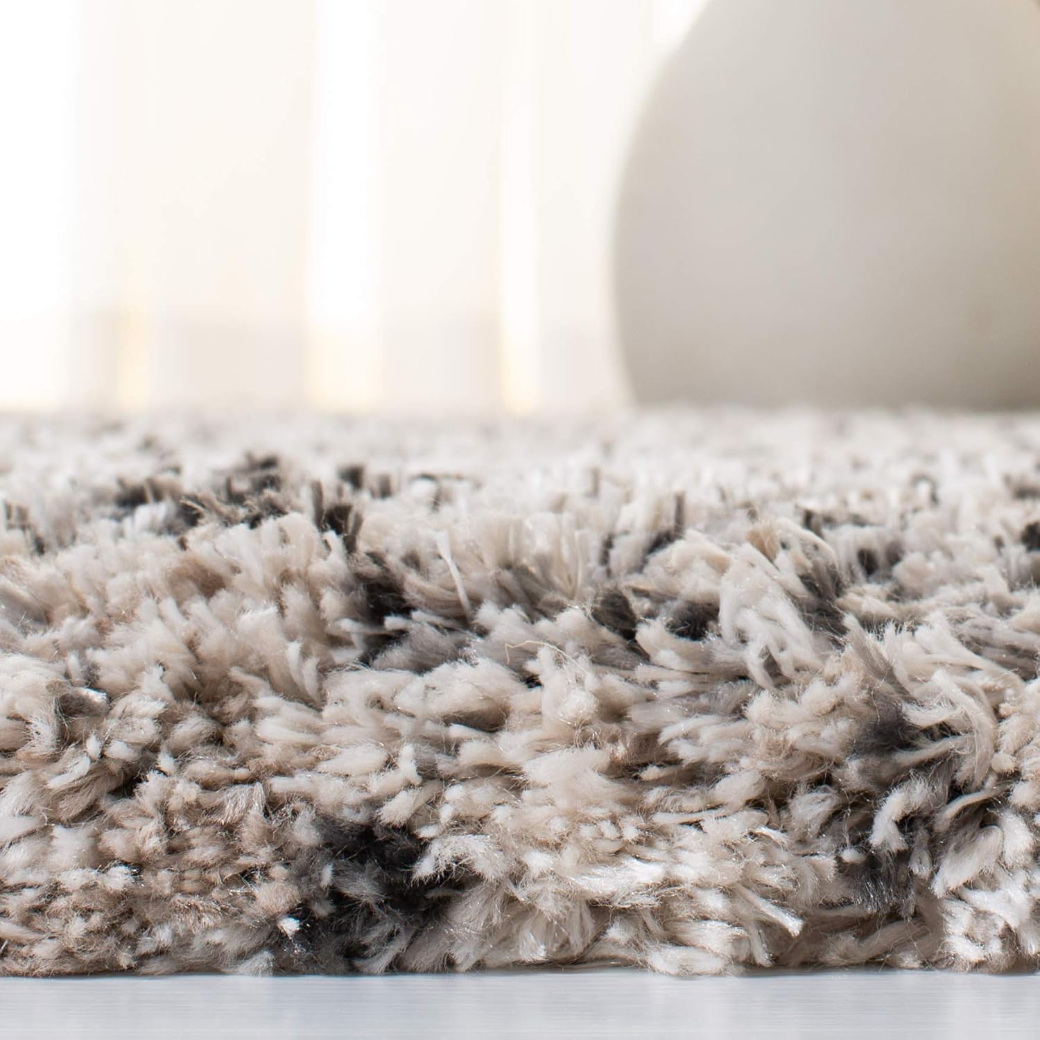 SAFAVIEH Iceland Shag Collection Area Rug - 6' x 9', Cream & Grey, Modern Design, Non-Shedding & Easy Care, 2.5-inch Thick Ideal for High Traffic Areas in Living Room, Bedroom (ISG519A)