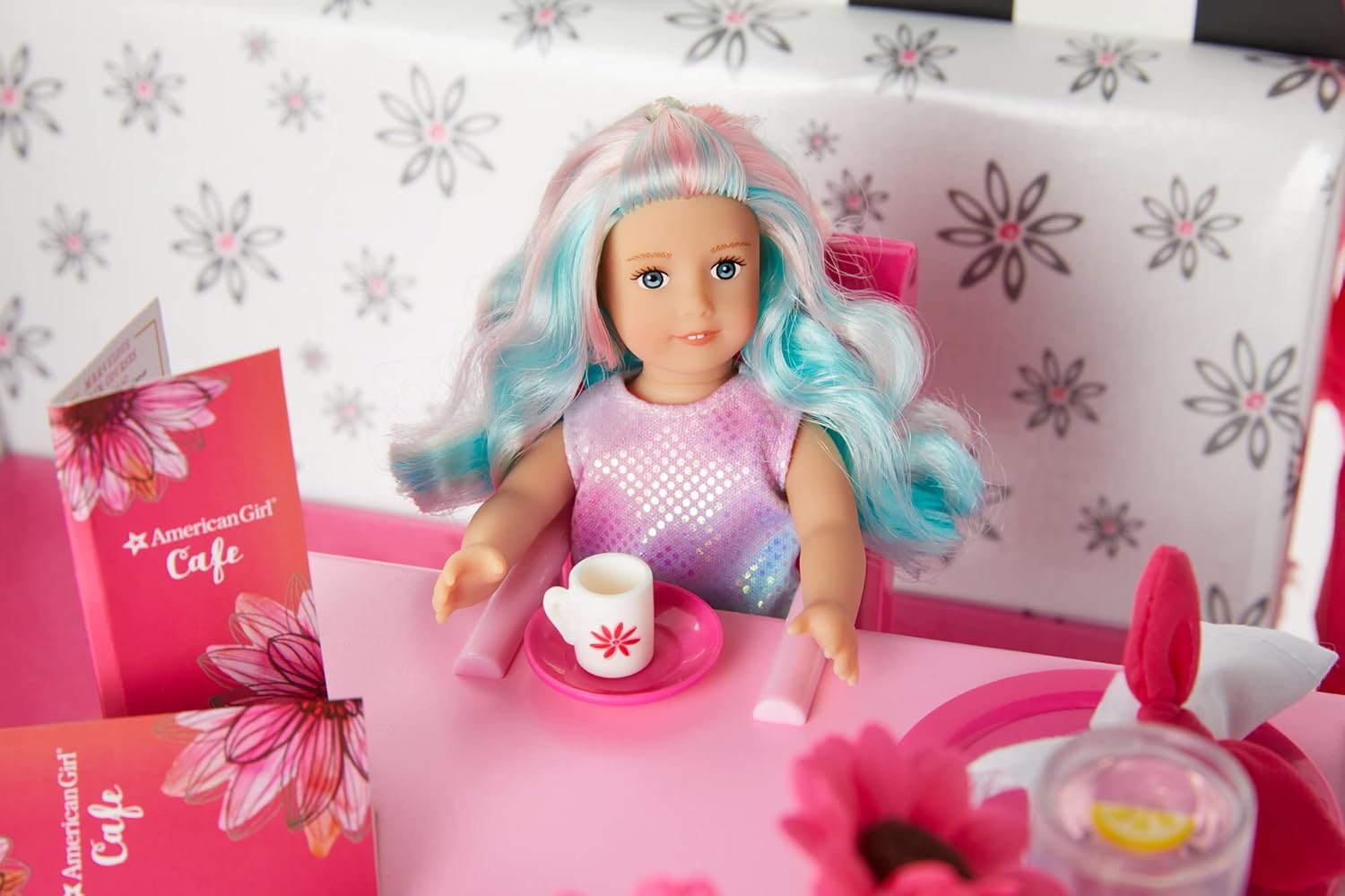 American Girl Truly Me 18-inch Doll Day at AG Café Playset with Vinyl Backrest and Seats plus Treat Seat, For Ages 6+
