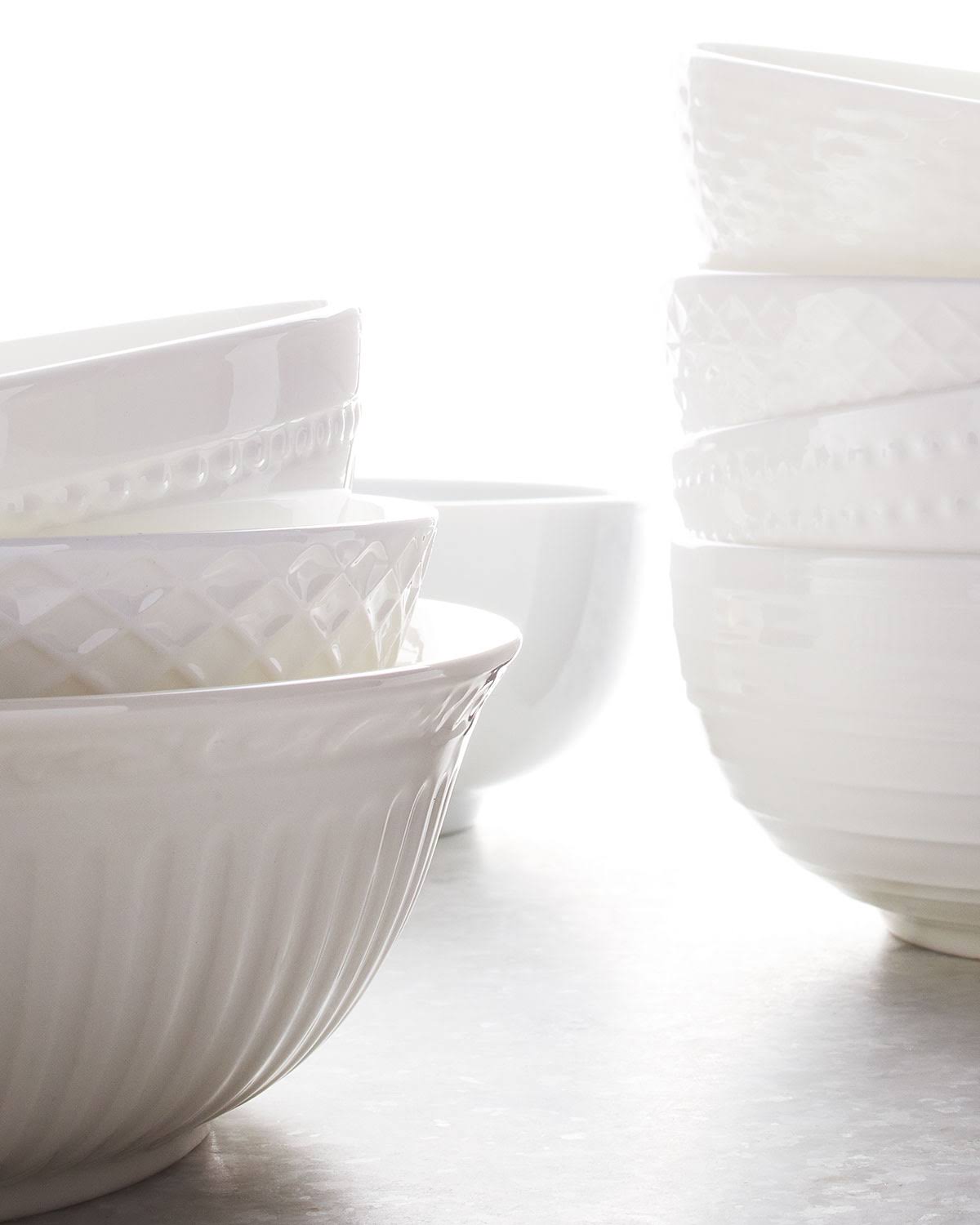 Mikasa Jenna 16 Piece Dinnerware Set, Service for 4 - White