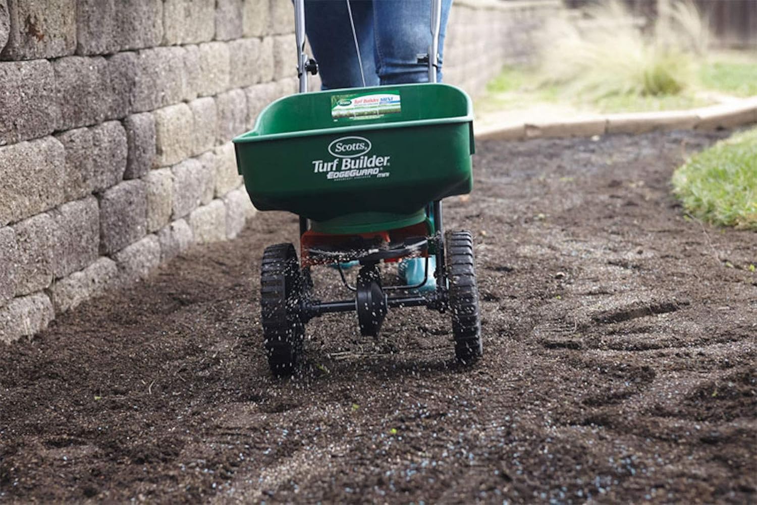 Scotts Turf Builder Edgeguard Mini Broadcast Spreader Pack of 2