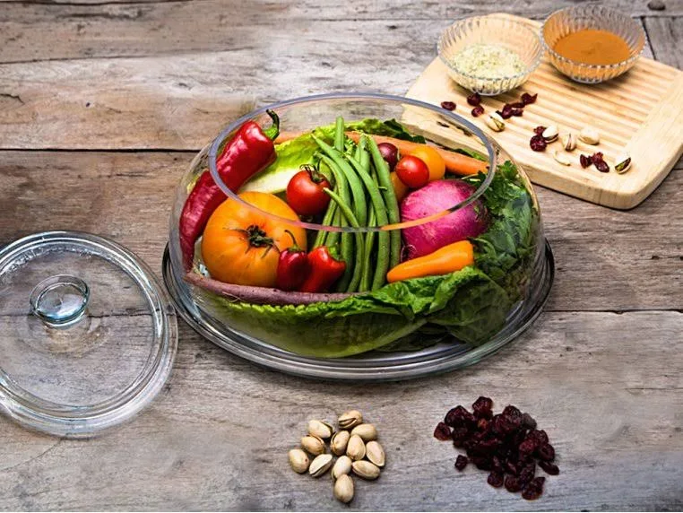 VeggiDome: Glass Tabletop Produce Saver