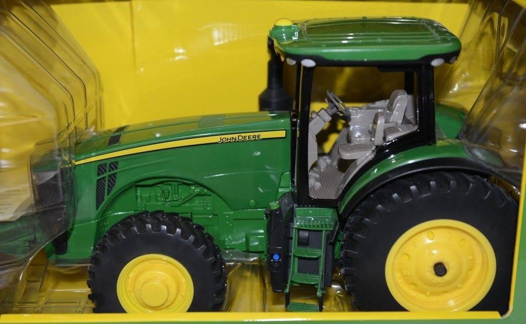 John Deere 1/16 Scale 8R Tractor