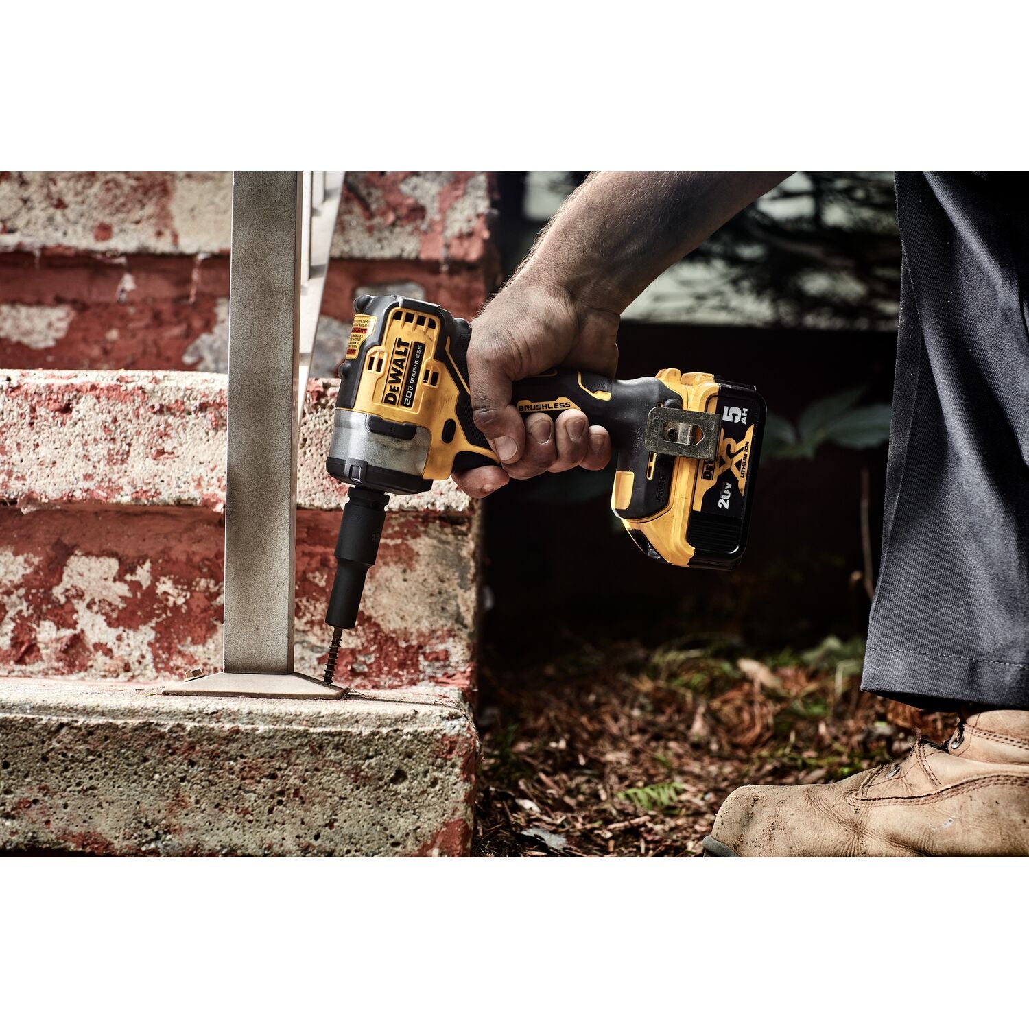 DeWalt DCF913B 20V MAX* 3/8′′ Cordless Impact Wrench w/ Hog Ring Anvil, Tool Only
