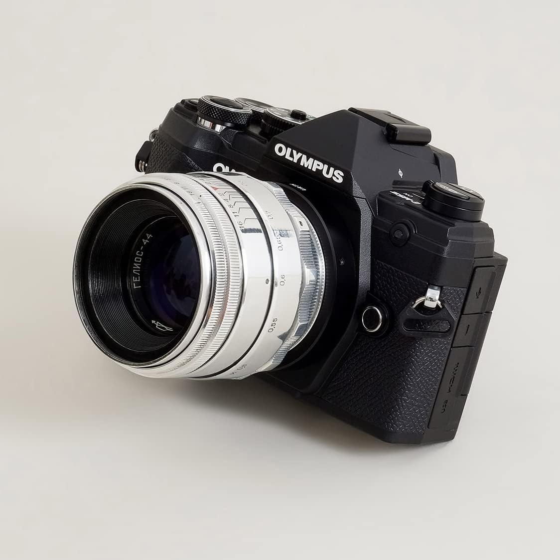 Urth Lens Mount Adapter: Compatible with Olympus OM Lens to Micro Four Thirds (M4/3) Camera Body