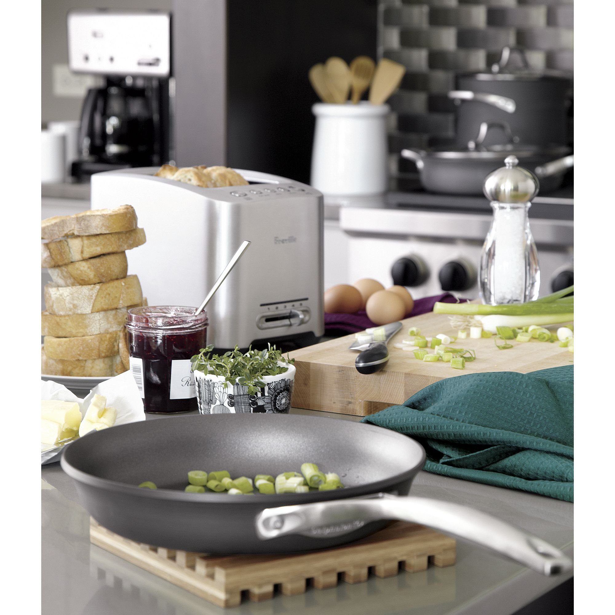 Breville Die-Cast Smart Toaster 2 Slice BTA820XL, Brushed Stainless Steel