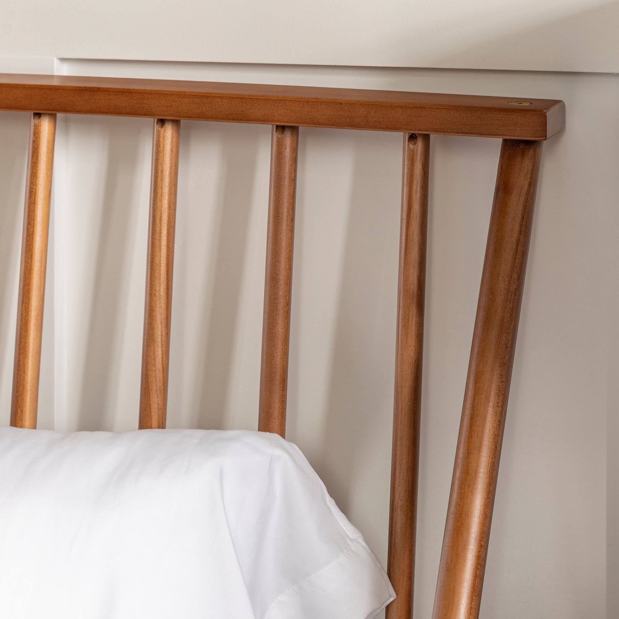 Carson Carrington Blaney Solid Pine Wood Spindle Bed - Caramel - Queen