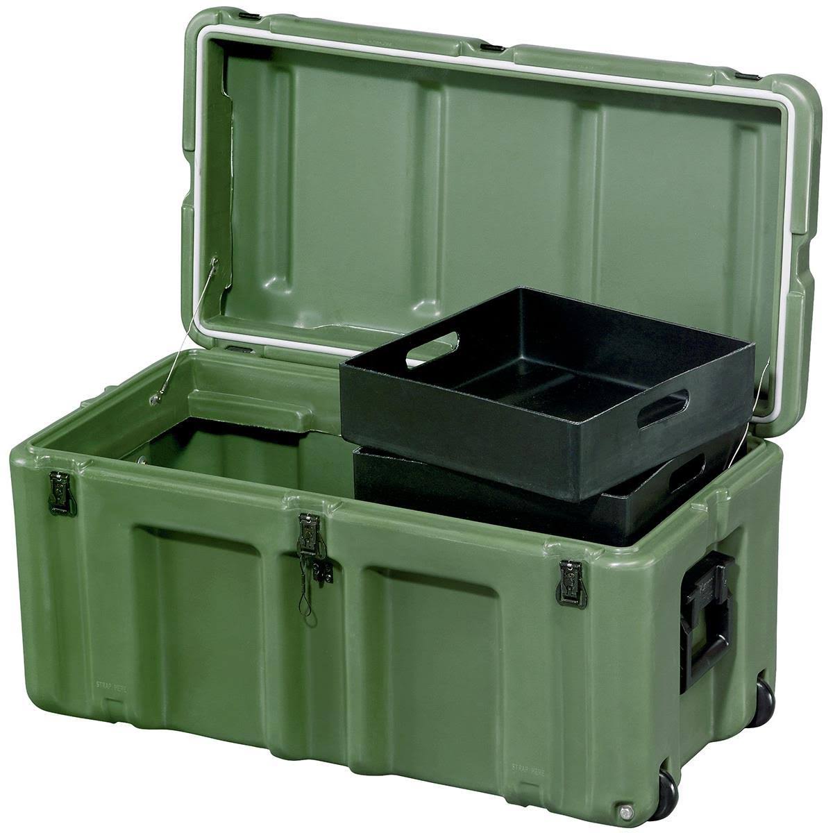 Pelican 472-FTLK-1 Footlocker for Movable Storage, Black