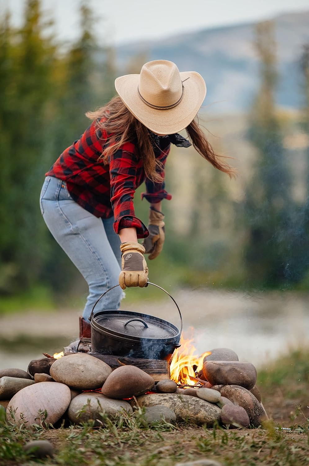 Lodge Yellowstone - 12" Deep Camp Dutch Oven, Power Y Lid, Black