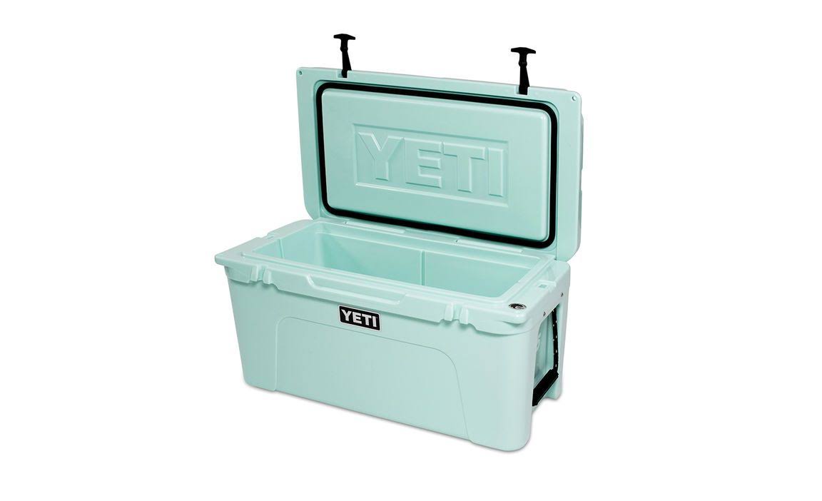 Yeti Navy Tundra 65 Cooler