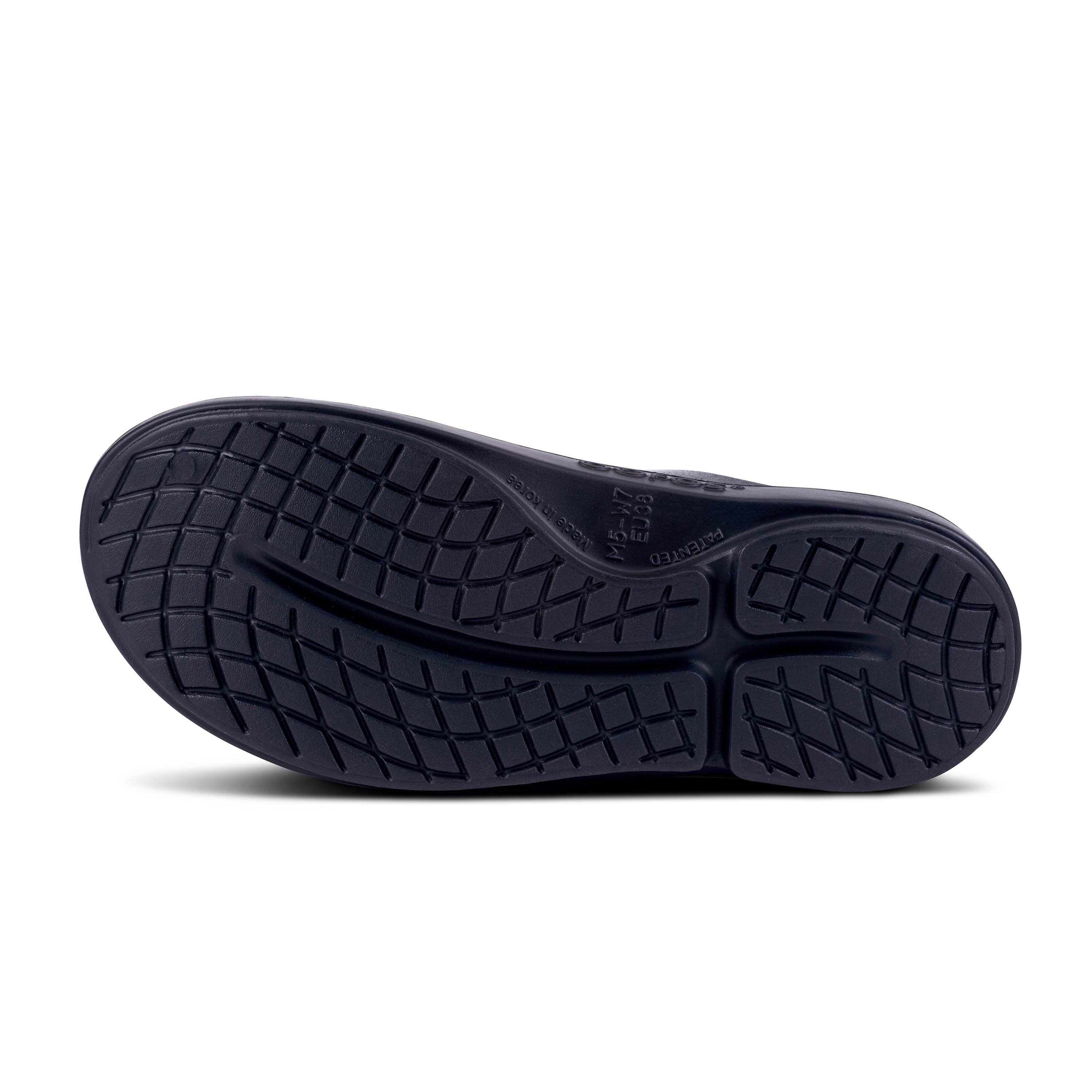 OOFOS - OOcloog Luxe Clog - 4 - Cabernet