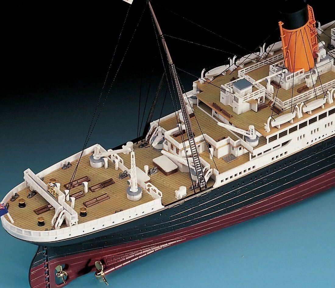 Doyusha 300152 R.M.S. Titanic 1/400 Scale Plastic Kit - Plaza Japan
