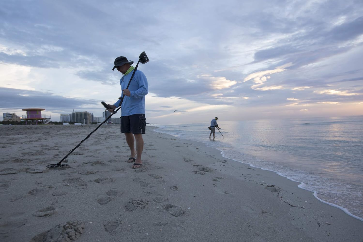 Minelab Equinox 600 Multi-Purpose Metal Detector with EQX 11" Double-D Smart Coil + PRO-FIND 35 Precision Pinpointer