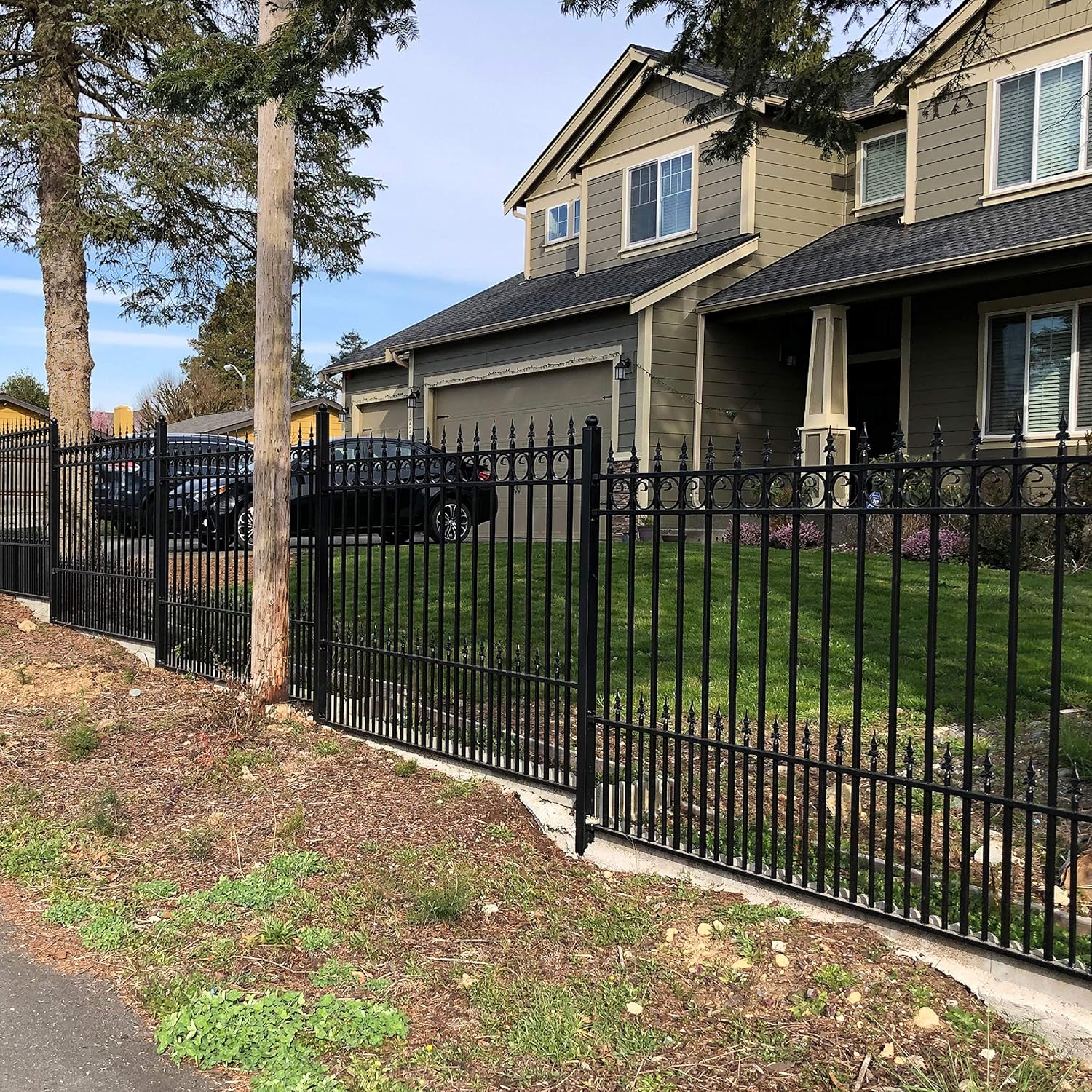 ALEKO Security Fence Kit | 4-Panel Steel Fencing Kit | Modern Garden Anti-Rust Panels | Residential Commercial Use | 8x5 Each | 4FENCEPRA | PRAGUE