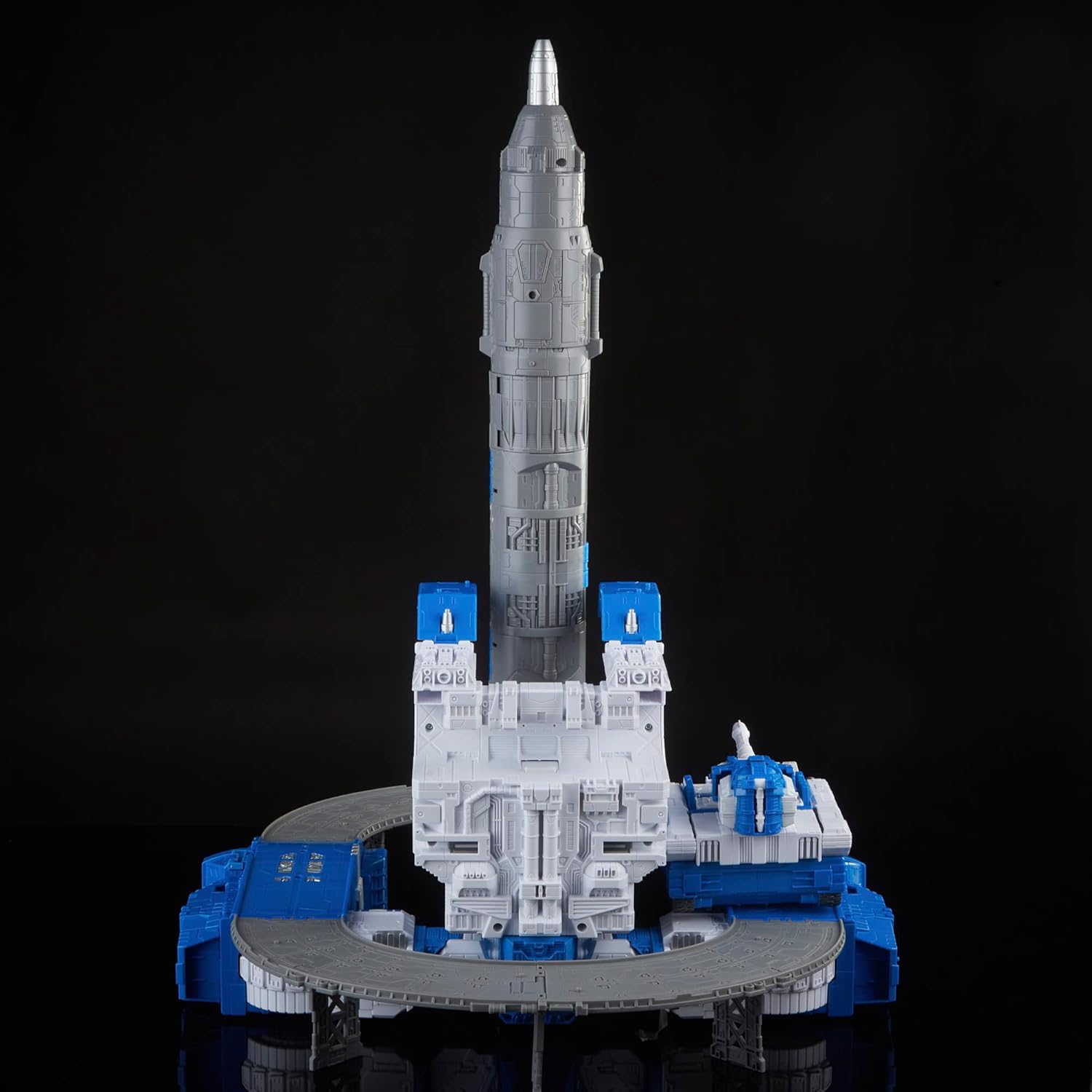 Transformers Generations Selects Legacy Evolution 24 Inch Titan Class Classic Transformers Guardian Robot and Lunar-Tread Action Figure with Hasbro Trademark