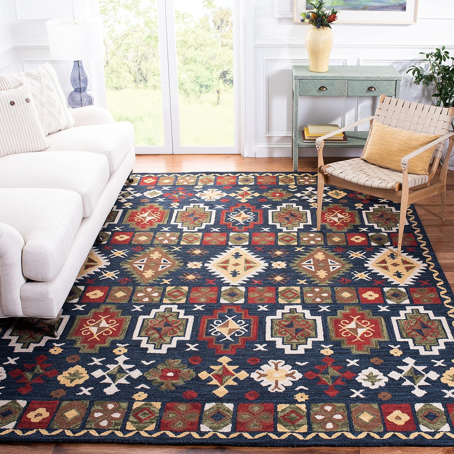 SAFAVIEH Heritage Collection Area Rug - 6' Square, Navy & Red, Handmade Traditional Oriental Wool, Ideal for High Traffic Areas in Living Room, Bedroom (HG353N)